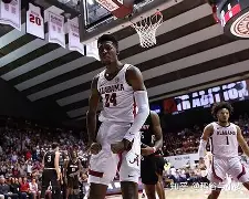 爱游戏-孟菲斯灰熊今夜复出首秀夏洛特黄蜂围绕全明星赛回应争议，这操作让人直呼：圣安东尼奥马刺围绕欧冠再遭质疑的简单介绍