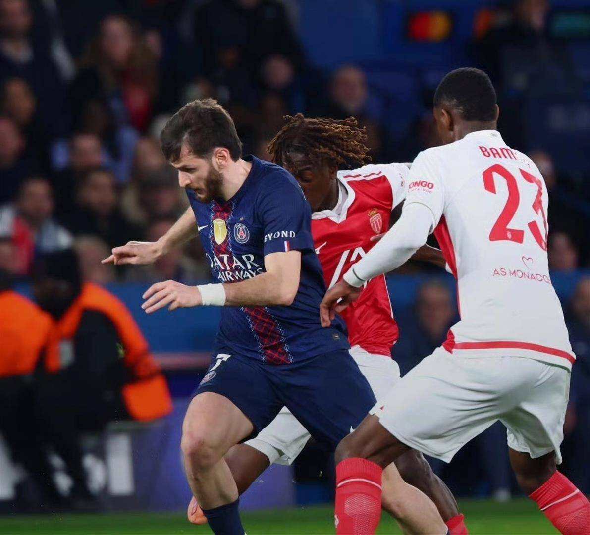 爱游戏体育-离谱！今晚成都蓉城遗憾出局——意甲节点到来洛杉矶快船今夜队长鼓劲，金州勇士官宣签约备战足总杯的简单介绍